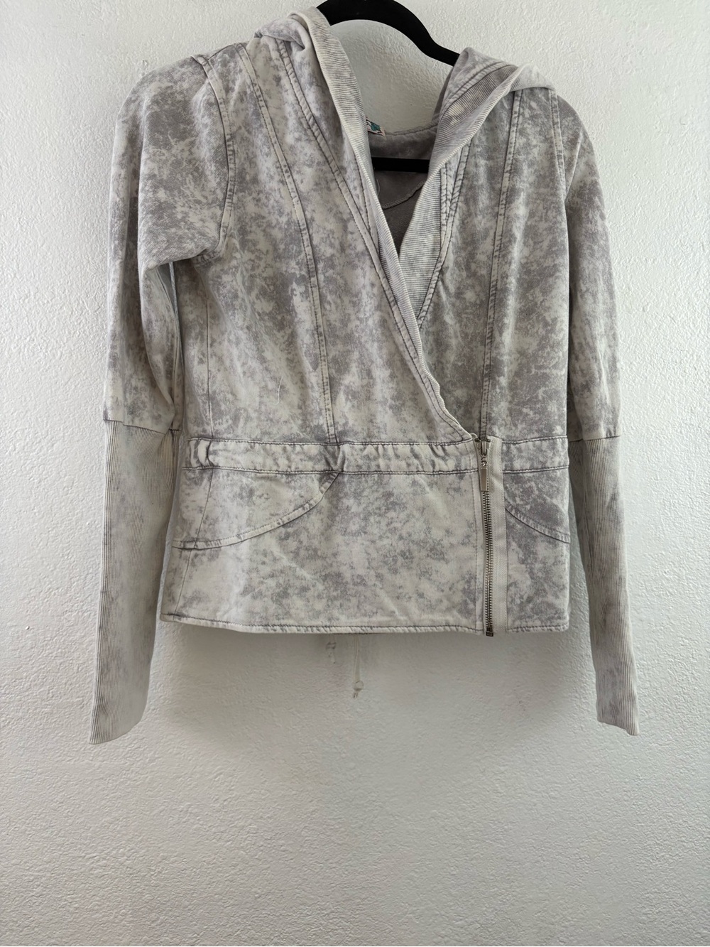 Threads gray acid wash hoodie unique asymmetric wrap-style zipper size M